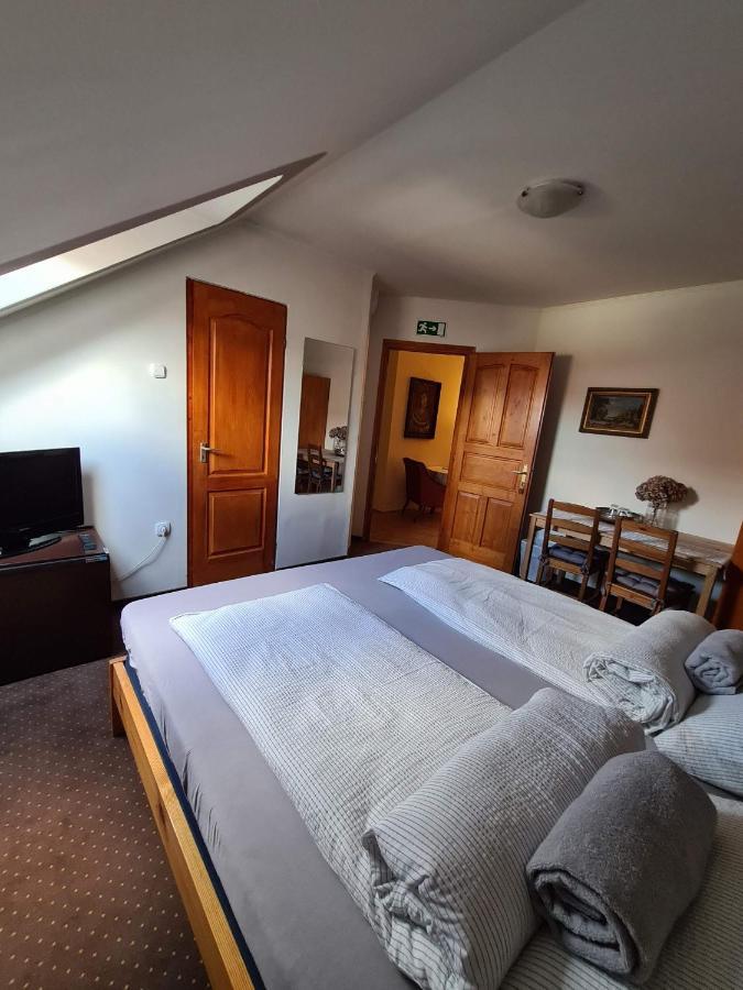 Palantir Panzio Bed & Breakfast Miskolc Dış mekan fotoğraf