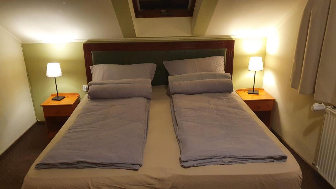 Palantir Panzio Bed & Breakfast Miskolc Dış mekan fotoğraf