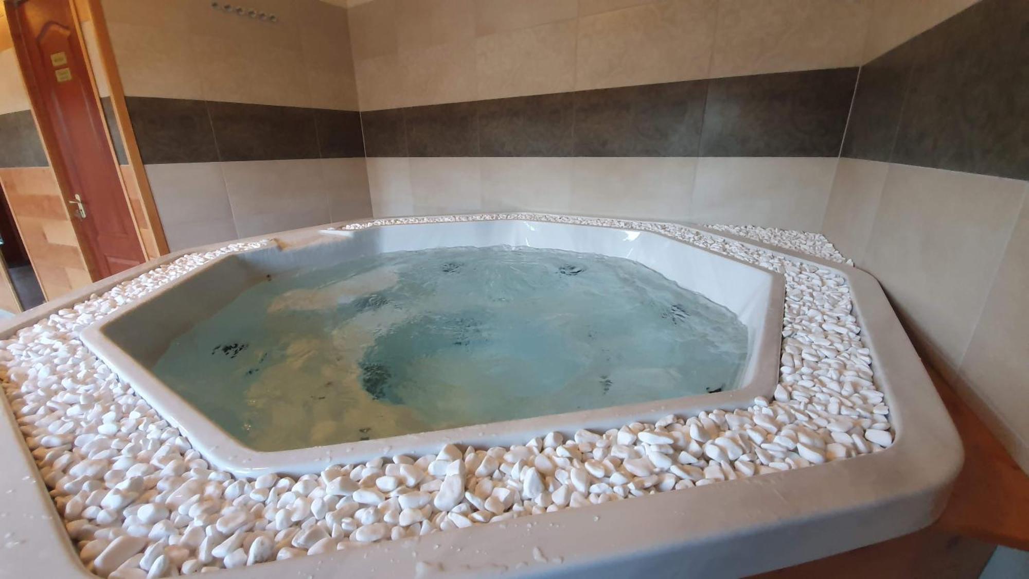 Palantir Panzio Bed & Breakfast Miskolc Dış mekan fotoğraf